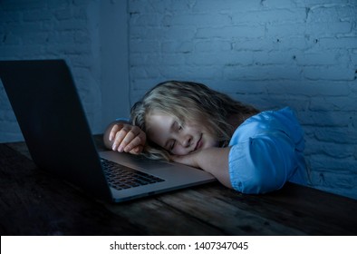 Tiny Schoolgirl Porn - ImÃ¡genes, fotos de stock y vectores sobre Addicted Computer ...