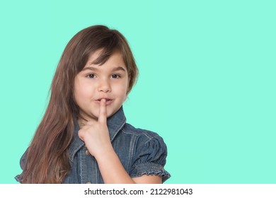 907 Little girl shh Images, Stock Photos & Vectors | Shutterstock