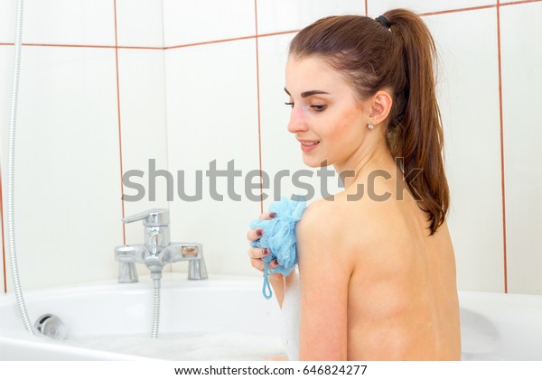 Girls In Bathroom Nude
