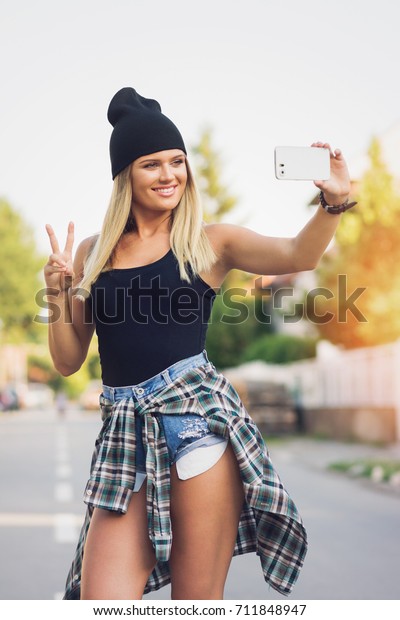 cute skater girl outfits