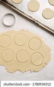Cutting cookies with a cookie cutter