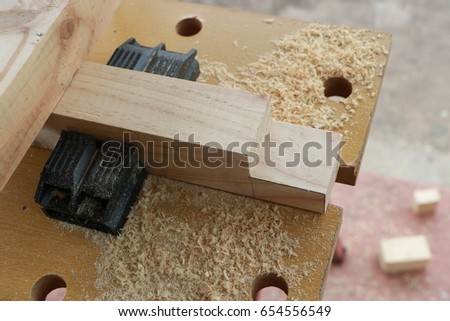 cutting a mortise and tenon joint