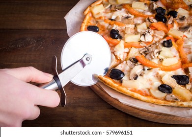 Cutting Pizza