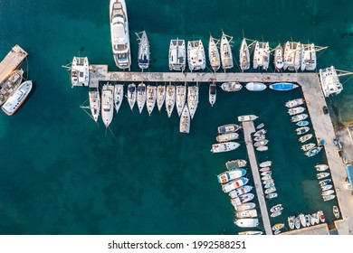 677 Boat Docks And Breakwater Background Images, Stock Photos & Vectors