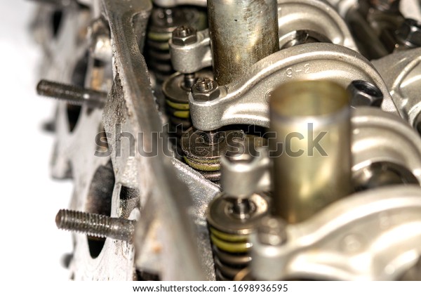 Cylinder\
head. Repair of the block head in\
close-up.