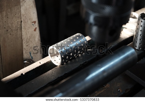 Cylinder metal hole\
drill