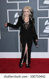 Cyndi Lauper en la 54ª edición de los Premios Grammy, Staples Center, Los Ángeles, CA 02-12-12