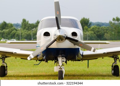 93 Cirrus sr22 Images, Stock Photos & Vectors | Shutterstock