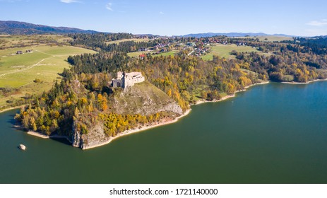 Czorsztyn Castle On The Lake