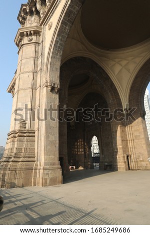 D source design gallery on gateway of india mumbai