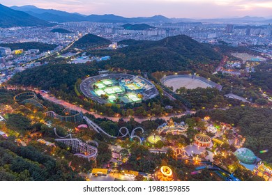 DAEGU, KOREA, OCTOBER 28, 2019: Night Aerial View Of Eworld Amusement Park In Daegu, Republic Of Korea