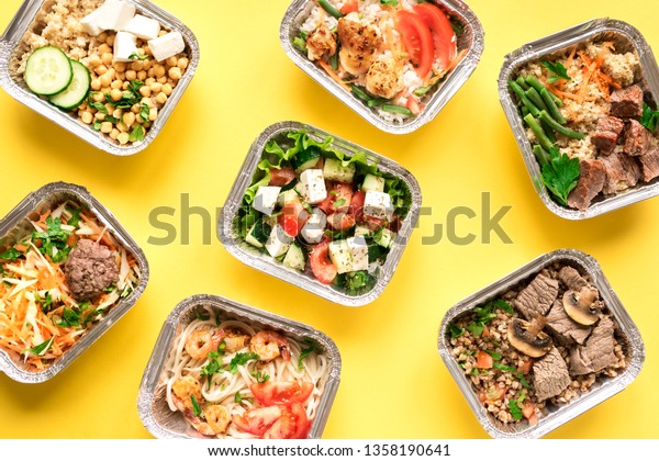 Comidas Diarias En Cajas De Papel Foto De Stock Editar Ahora