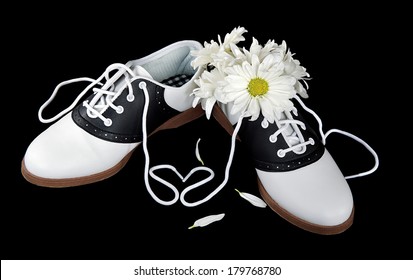 Daisy Bouquet In Saddle Shoes With Heart Shoestring 