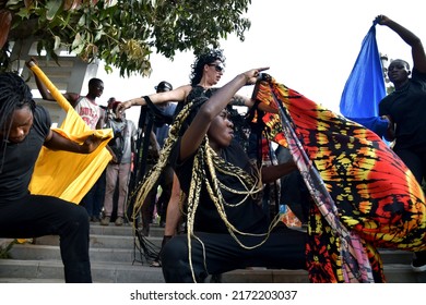 Dakar, Senegal, Africa, May 24 2022, Spanish Film Actress Rossy De Palma Performs In The Gardens Of Dakar City Hall