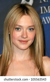 Dakota Fanning At The 40th NAACP Image Awards. Shrine Auditorium, Los Angeles, CA. 02-12-09