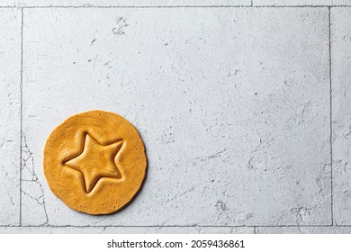 Dalgona Candy -   Treat. Round Sugar Cookie With A Star Inside, Top View.