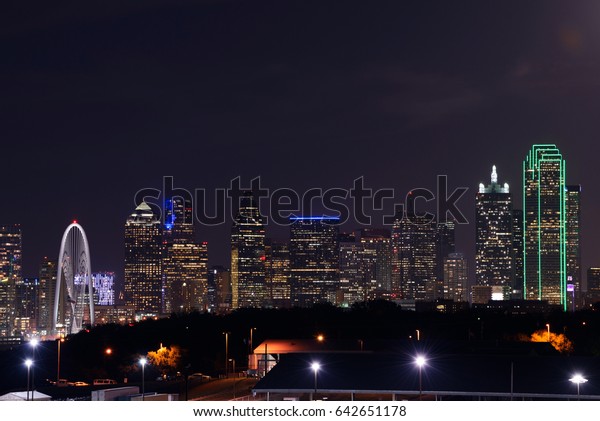 Dallas City Skyline at\
night, Texas
