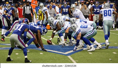 DALLAS - DEC 14: Taken In Texas Stadium On Sunday, December 14, 2008. Tony Romo And The Dallas Cowboys Lineup Against The NY Giants.