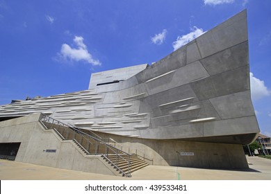 DALLAS - JUNE 18, 2016: The Perot Museum Of Nature And Science Designed By The Architect Thom Mayne Is A New Family Oriented Attraction Located Downtown. It Opened To The Public In December 2012.