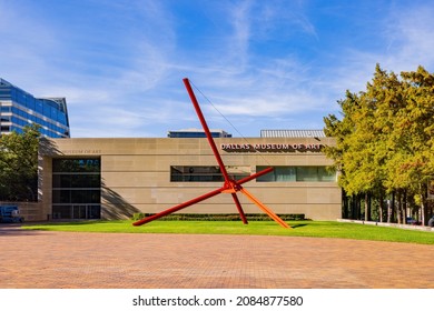 Dallas, NOV 25 2021, Sunny View Of The Dallas Museum Of Art