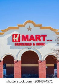 Dallas, NOV 28 2021, Exterior View Of The H Mart