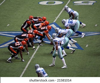 DALLAS - OCT 5: Texas Stadium On Sunday, October 5, 2008. The Dallas Cowboys And Cincinnati Bengals Line Up On The 50 Yard Line. The Last Season That They Will Play In This Stadium.