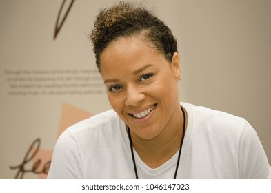 Dallas, Texas / USA - August 30, 2013: Attractive Woman At The Dallas Convention Center In Dallas, TX