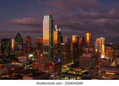 Dallas, Texas, USA, October 14, 2021: Last Glow Of The Sun Illumination The Skyline Of Downtown Dallas.