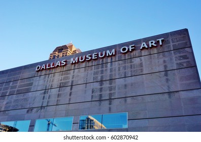 DALLAS, TX -22 JAN 2017- View Of The Dallas Museum Of Art (DMA),  Located In The Pearl Arts District In Dallas, Texas. 