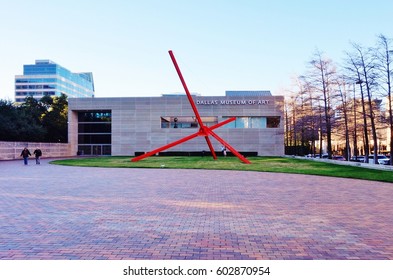 DALLAS, TX -22 JAN 2017- View Of The Dallas Museum Of Art (DMA),  Located In The Pearl Arts District In Dallas, Texas. 