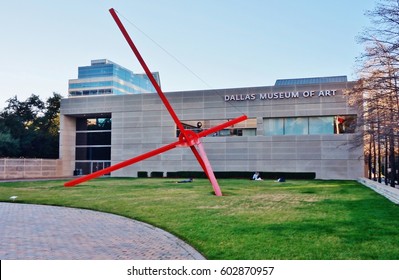 DALLAS, TX -22 JAN 2017- View Of The Dallas Museum Of Art (DMA),  Located In The Pearl Arts District In Dallas, Texas. 