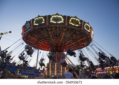 DALLAS, TX, - October 11, 2015: Swing Ride At The Texas State Fair In Dallas Texas