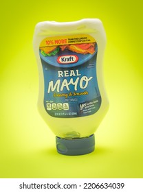 DALLAS, TX, USA-SEPT 26, 2022: Kraft Real Mayonnaise Creamy And Smooth Squeeze Bottle Isolated On Yellow Background. Kraft Heinz Company Is Third-largest Food And Beverage Company In America