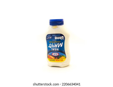 DALLAS, TX, USA-SEPT 26, 2022: Upside Down View Of Kraft Real Mayonnaise Creamy And Smooth Squeeze Bottle Isolated On White Background. Kraft Heinz Company Is Food And Beverage Company