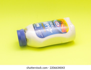 DALLAS, TX, USA-SEPT 26, 2022: Side View Of Kraft Real Mayonnaise Creamy And Smooth Squeeze Bottle Isolated On Yellow Background. Kraft Heinz Company Is Third-largest Food Beverage Company In US