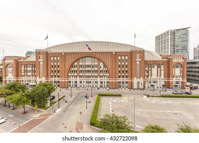 DALLAS, USA - APR 8, 2016: The American Airlines Center Arena In Dallas. Texas, United States