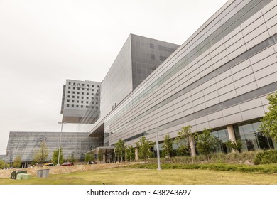 DALLAS, USA - APR 9, 2016: Exterior View Of The Parkland Memorial Hospital In Dallas. Texas, United States