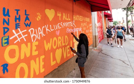 Dallas,Texas, U.S.A., June 6,2020  Protesters Signing Wall Poster To The Victims Of Police Violence.
Protesters March To End Systematic Racism,violence And Abuse By Police .