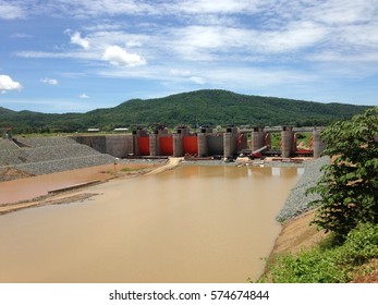 Dam 