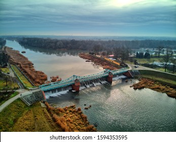 Dam in the centre of river.