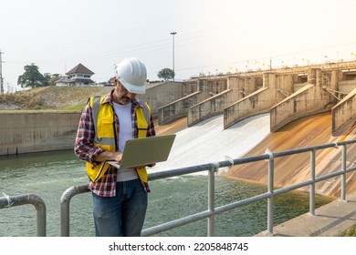 24,912 Engineers constructings dams Images, Stock Photos & Vectors ...