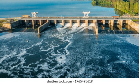 Dam Flowing Water Through Gates Hydroelectric Stock Photo 1765495619 ...