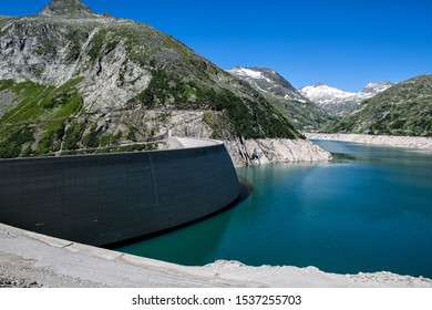 Kölnbrein dam in the upper Maltatal valley of the river Malta in the High Tauern mountain range, Carinthia, Austria.