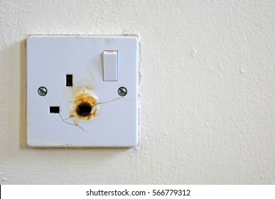 4,418 imágenes de Damaged electrical plug - Imágenes, fotos y vectores ...