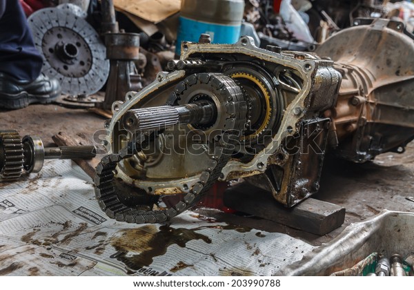 Damaged engines, repair\
service garage