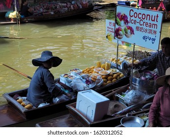 Damnern Saduak, Thailand, December 2019
The Local Food Seller At Floating Market  