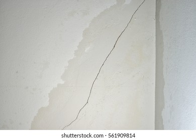 Damp Wall Cracks Water Leak Stock Photo 561909814 | Shutterstock