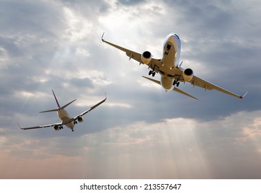 danger between two aircraft during flight (aviation accident) 