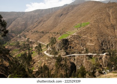 Dangerous Cliffside Road - Peru