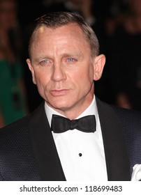 Daniel Craig arriving for the Royal World Premiere of 'Skyfall' at Royal Albert Hall, London. 23/10/2012 Picture by: Alexandra Glen